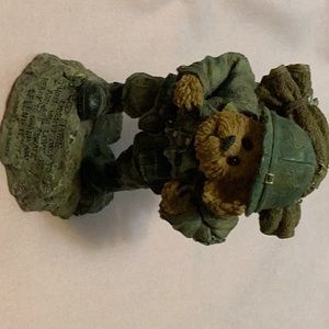 Boyd’s. Bear collection.